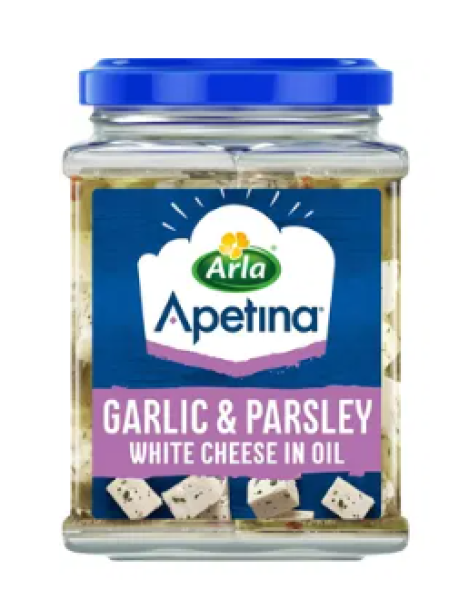 Кубики средиземноморского сыра в масле с чесноком и петрушкой Apetina 265/150г в стекле